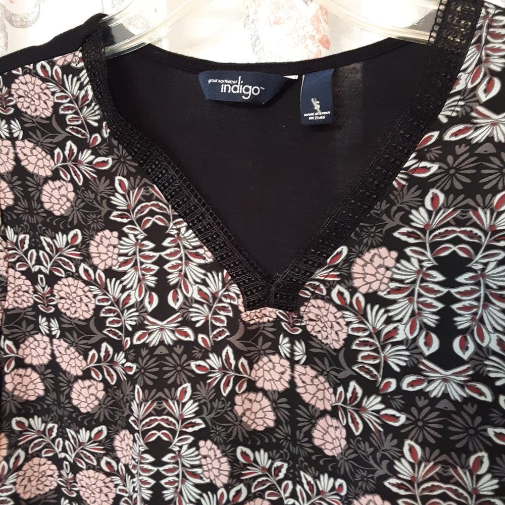 EUC Indigo Floral Mixed Media Top Sz S